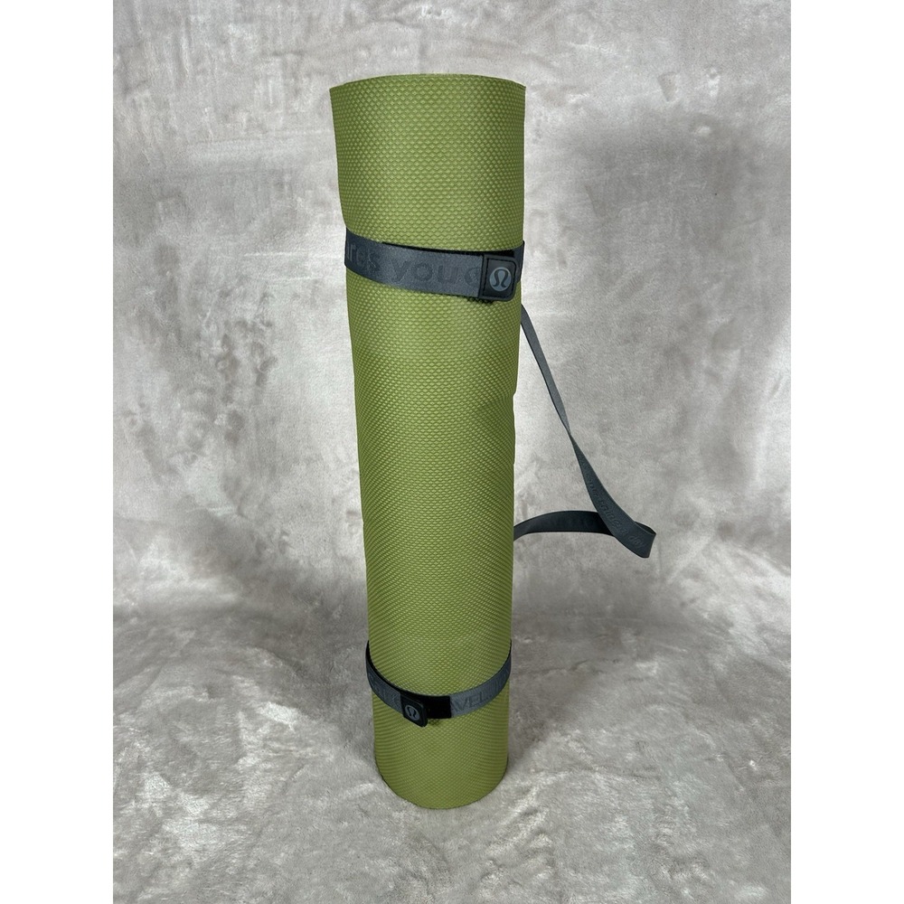 Lululemon The Mat 5mm Reversible Yoga Mat Green 71x24 with Loop It Up Strap